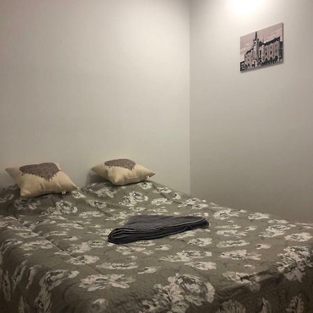 Apartment in the city centre Mukačevo Esterno foto