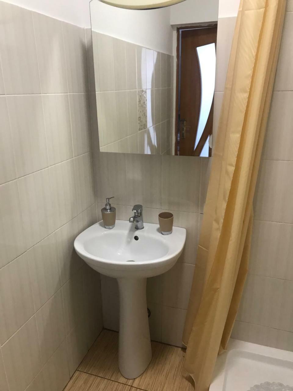 Apartment in the city centre Mukačevo Esterno foto