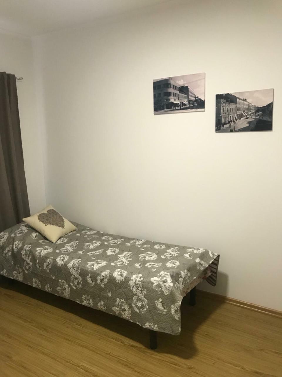 Apartment in the city centre Mukačevo Esterno foto